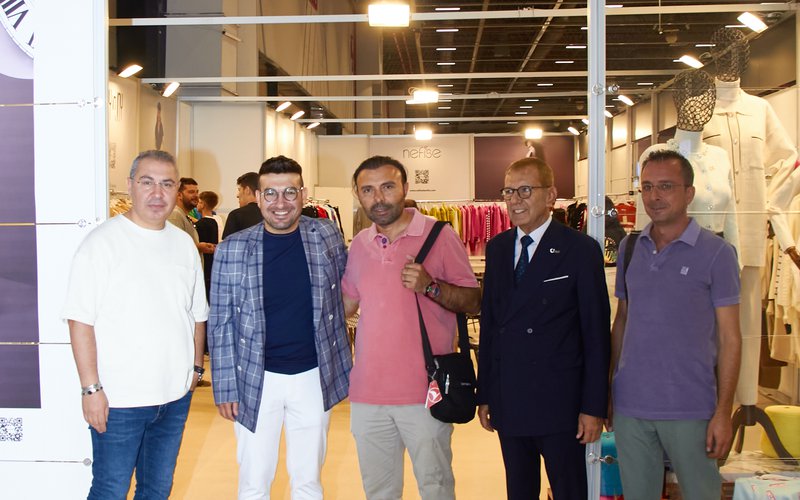 İstanbul Fashion Connection Fuarı'nda katılımcı üyelerimizin standlarını ziyarette bulundu.